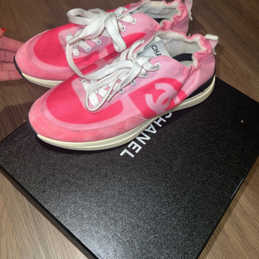 Chanel Women's Pink Sneakers